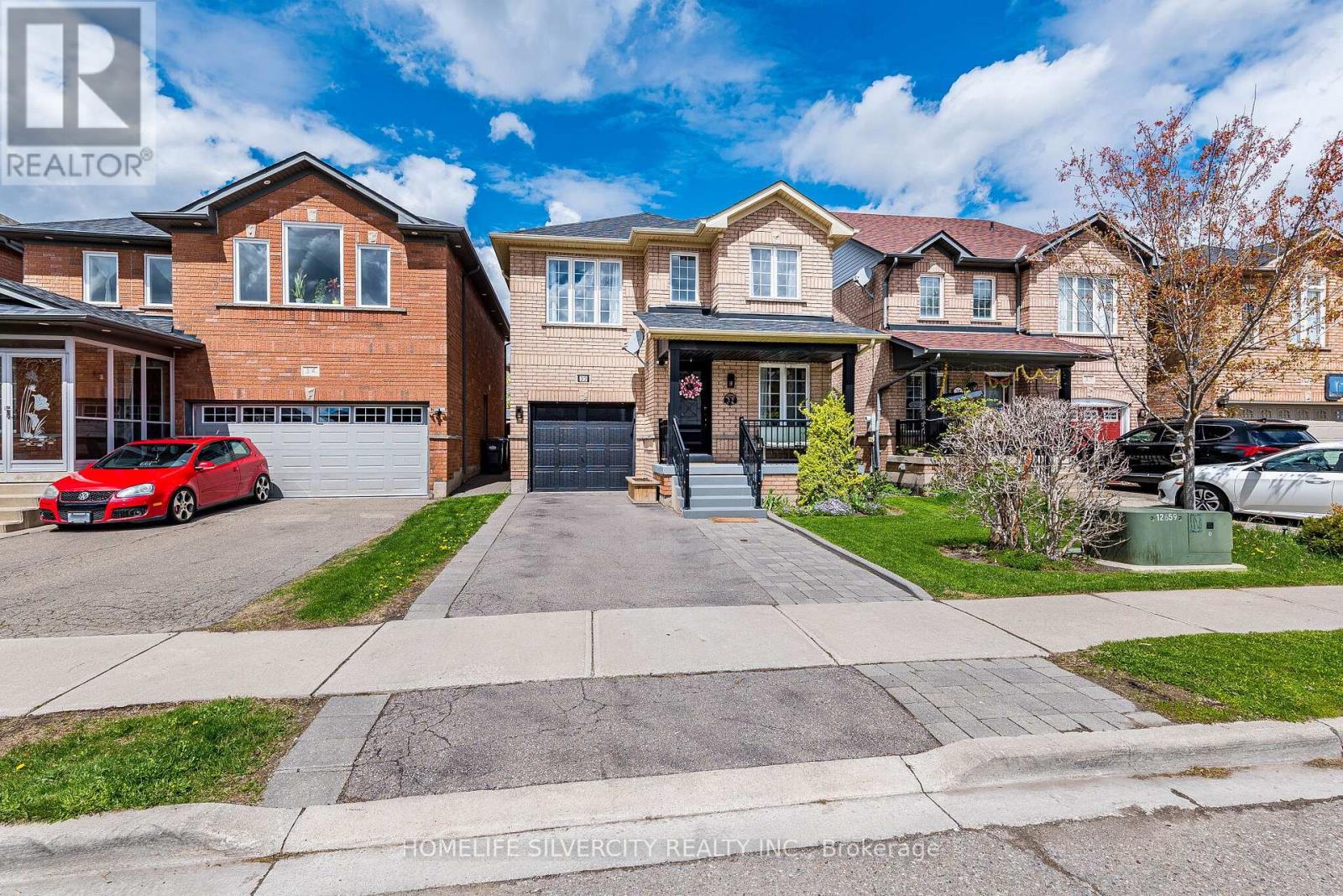 32 CONTINENTAL ROAD, Brampton, Ontario