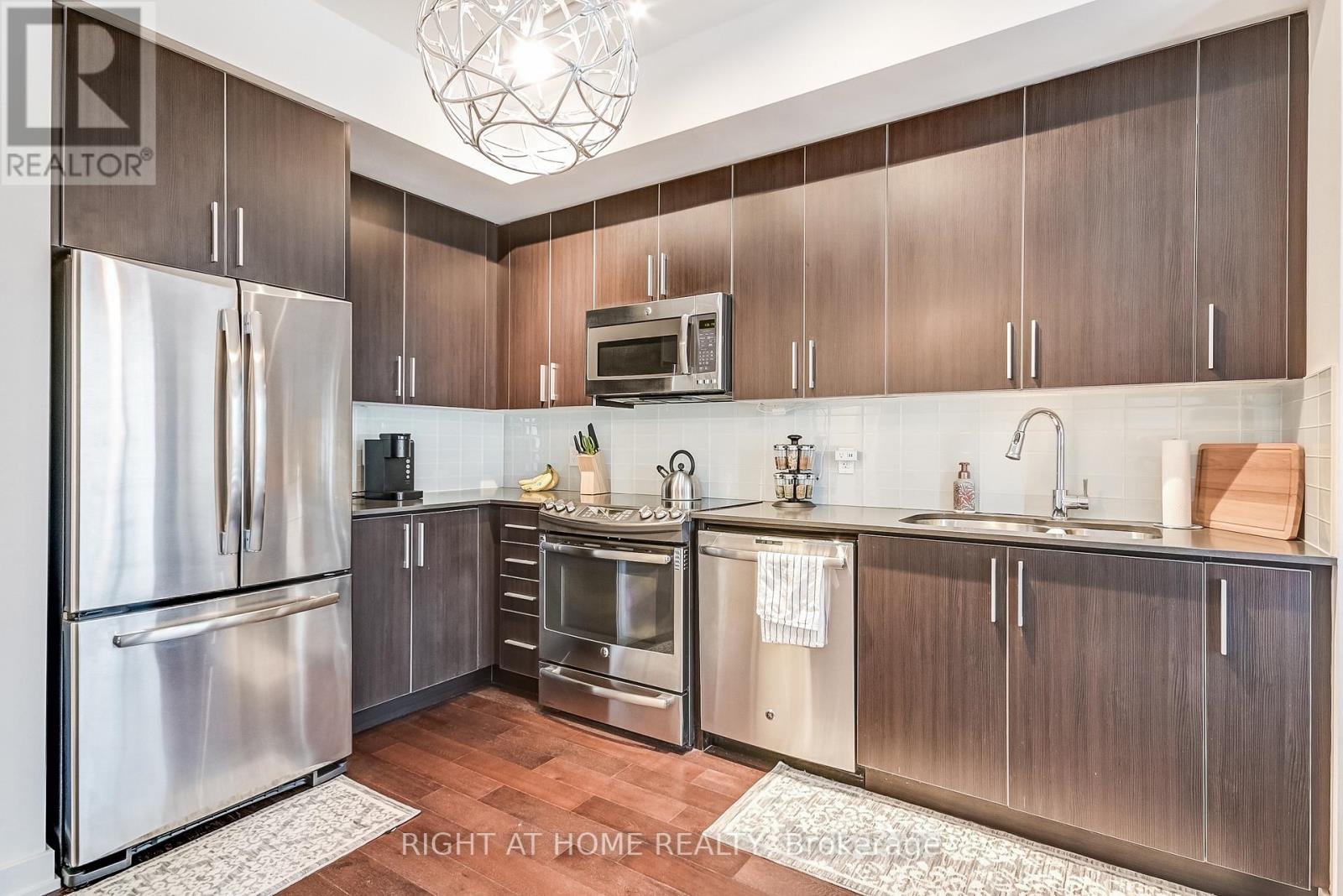 2710 - 2212 Lake Shore Boulevard W, Toronto, Ontario  M8V 0C2 - Photo 10 - W13121834