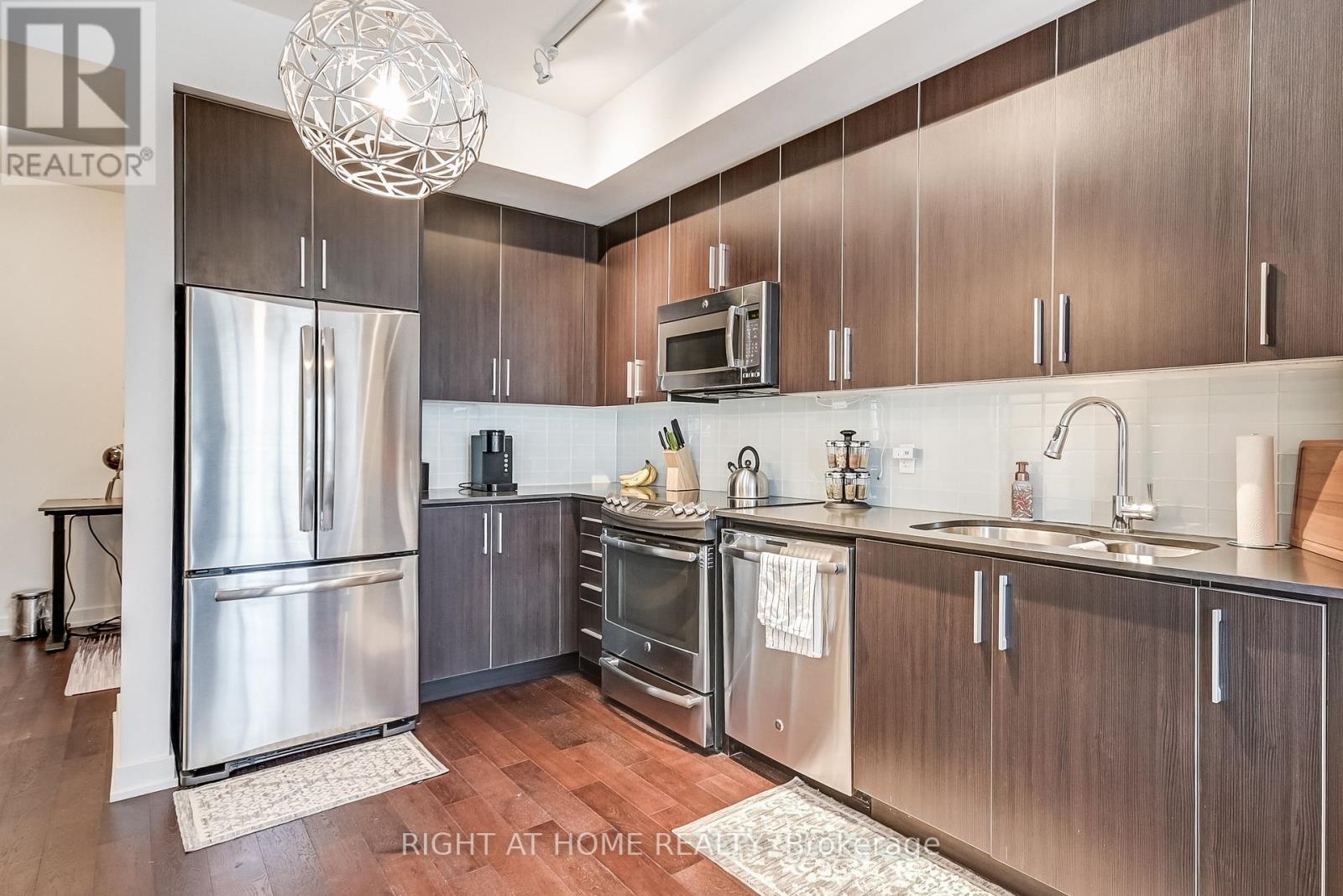 2710 - 2212 Lake Shore Boulevard W, Toronto, Ontario  M8V 0C2 - Photo 9 - W13121834