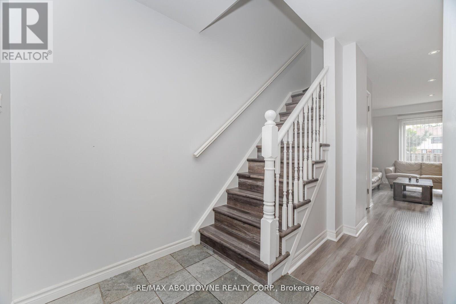 27 - 2779 Gananoque Drive, Mississauga, Ontario  L5N 2E4 - Photo 14 - W13121838