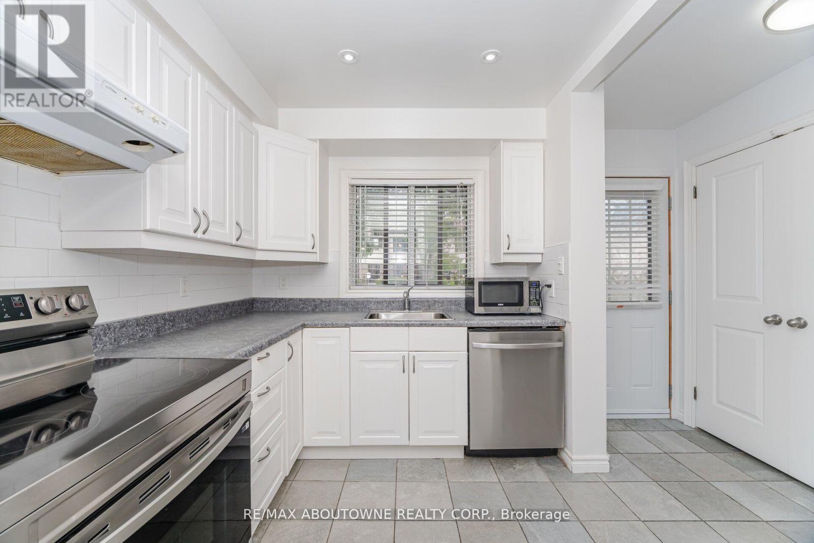 27 - 2779 Gananoque Drive, Mississauga, Ontario  L5N 2E4 - Photo 6 - W13121838