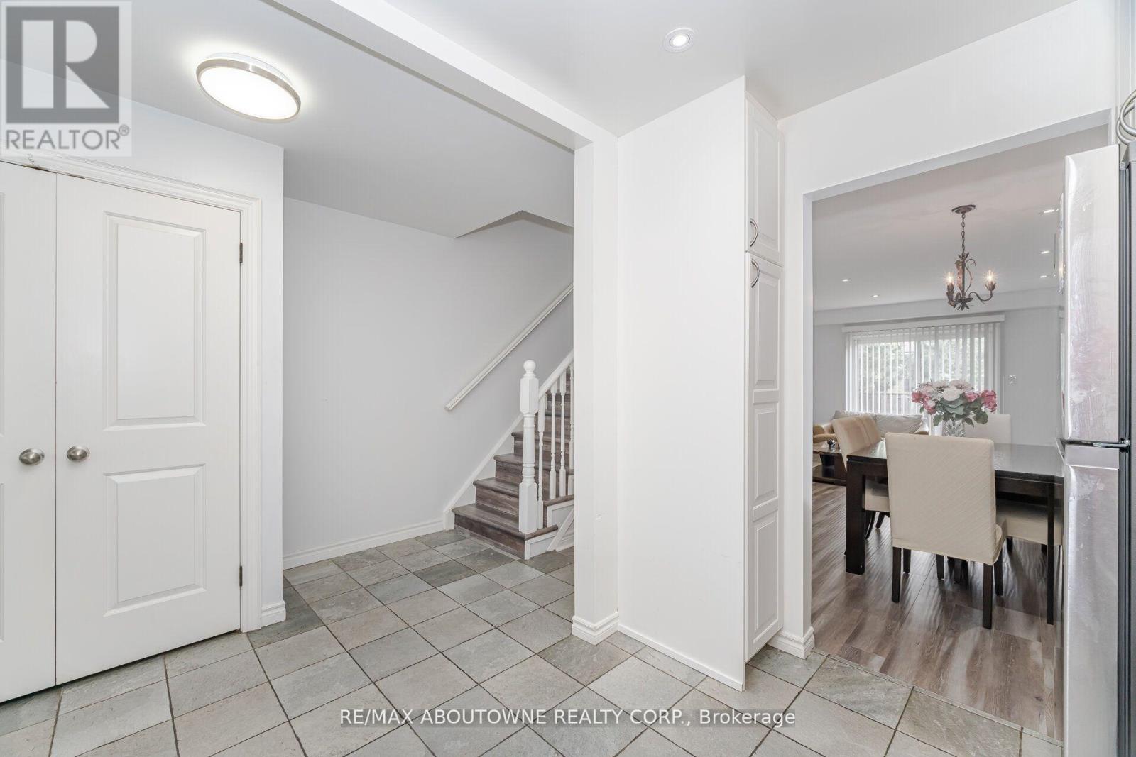 27 - 2779 Gananoque Drive, Mississauga, Ontario  L5N 2E4 - Photo 7 - W13121838