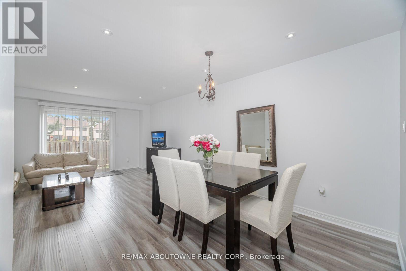 27 - 2779 Gananoque Drive, Mississauga, Ontario  L5N 2E4 - Photo 8 - W13121838