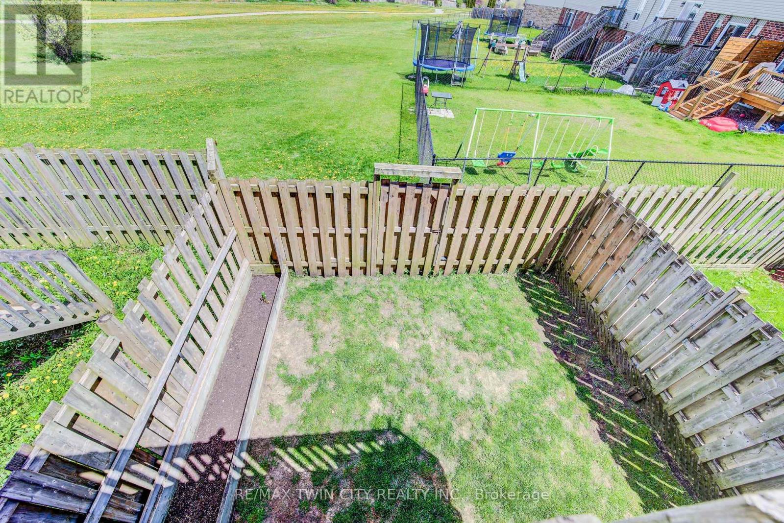 31 Red Clover Crescent, Kitchener, Ontario  N2E 4G8 - Photo 24 - X13121612