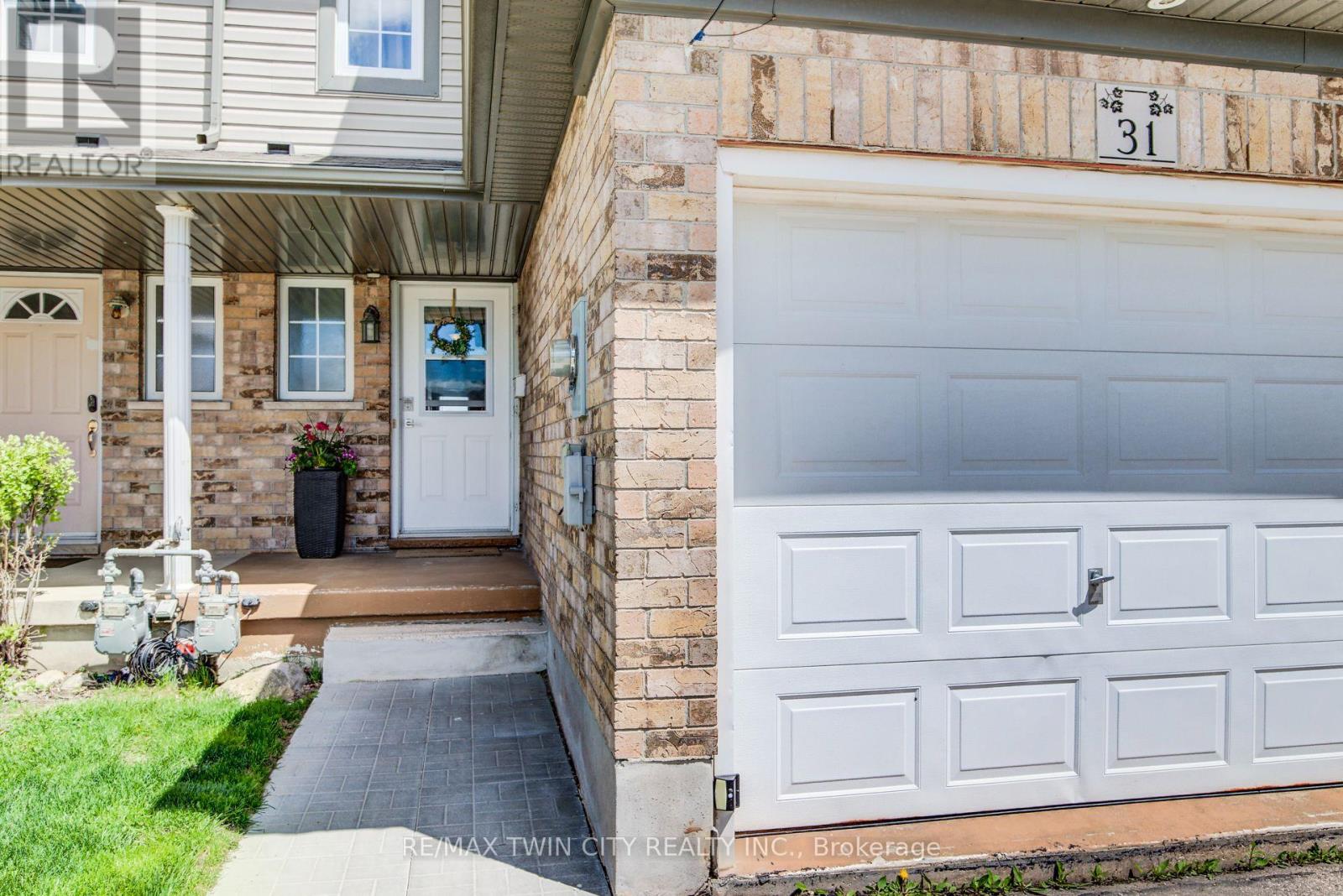 31 Red Clover Crescent, Kitchener, Ontario  N2E 4G8 - Photo 6 - X13121612