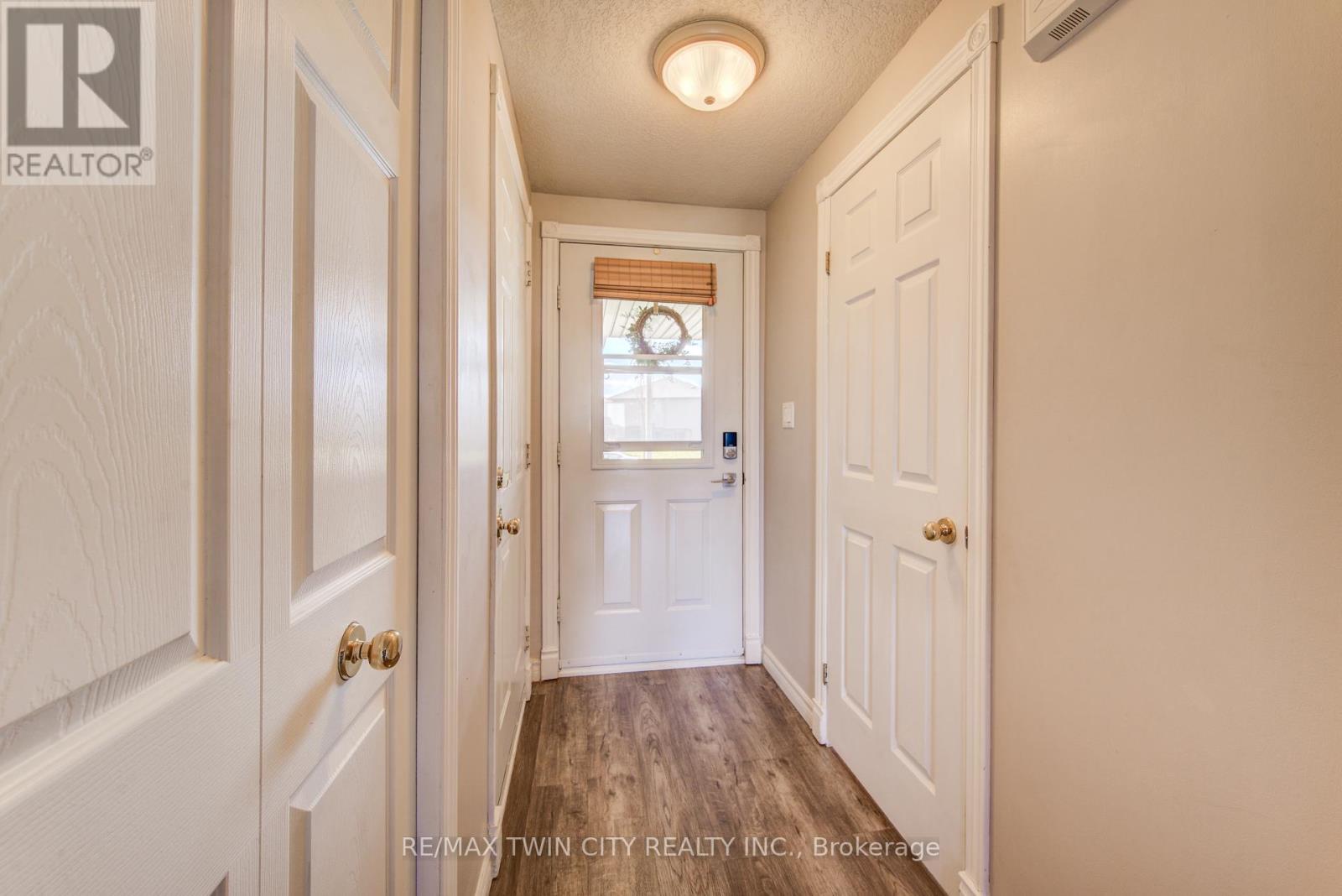 31 Red Clover Crescent, Kitchener, Ontario  N2E 4G8 - Photo 8 - X13121612