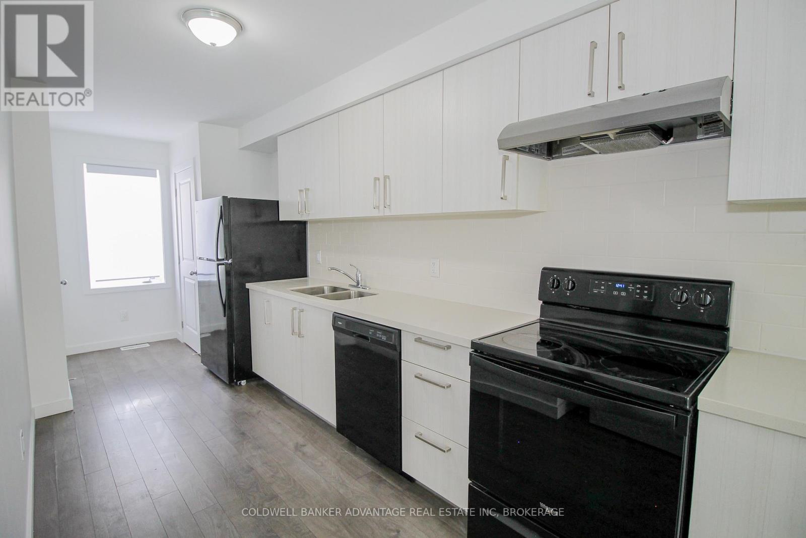329 Chaffey Street, Welland, Ontario  L3B 2Y7 - Photo 9 - X13122166