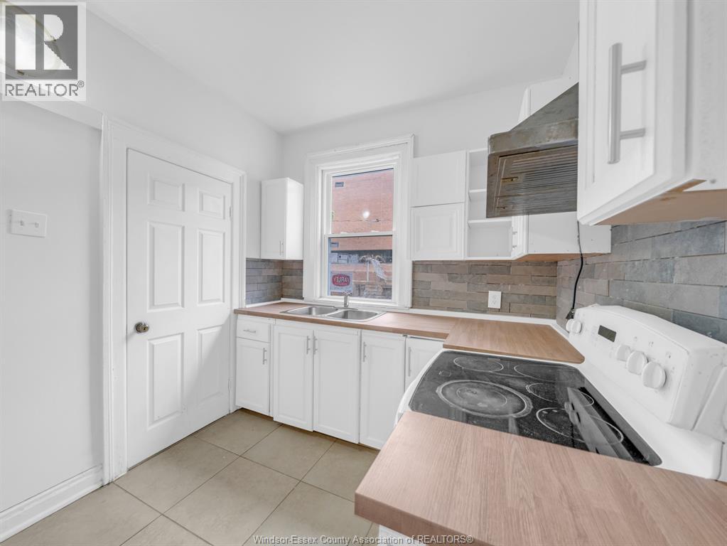426 Bruce Avenue, Windsor, Ontario  N9A 4W7 - Photo 12 - 26010978