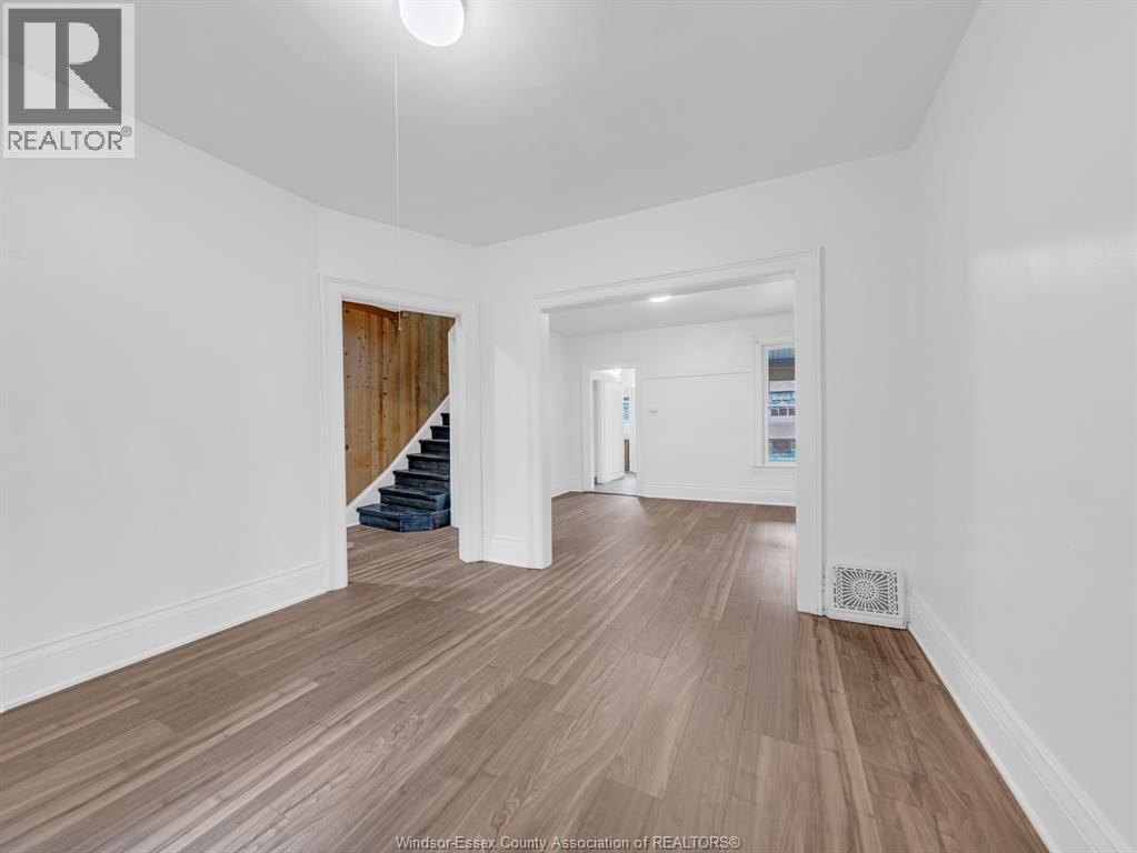426 Bruce Avenue, Windsor, Ontario  N9A 4W7 - Photo 6 - 26010978