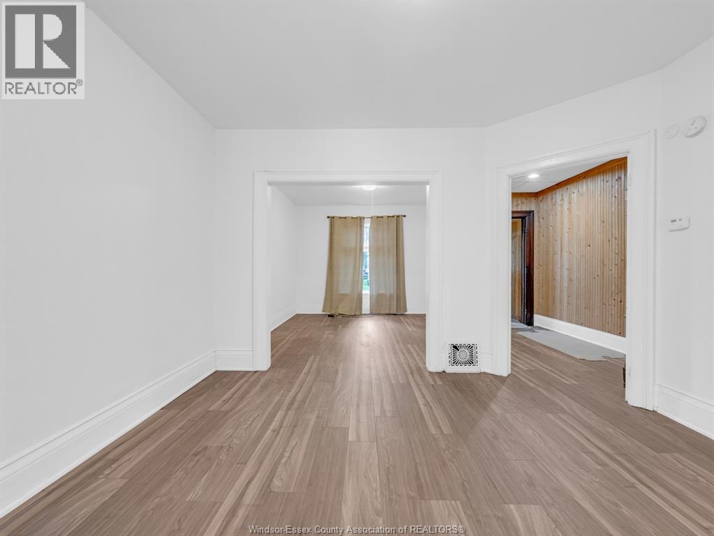 426 Bruce Avenue, Windsor, Ontario  N9A 4W7 - Photo 4 - 26010978
