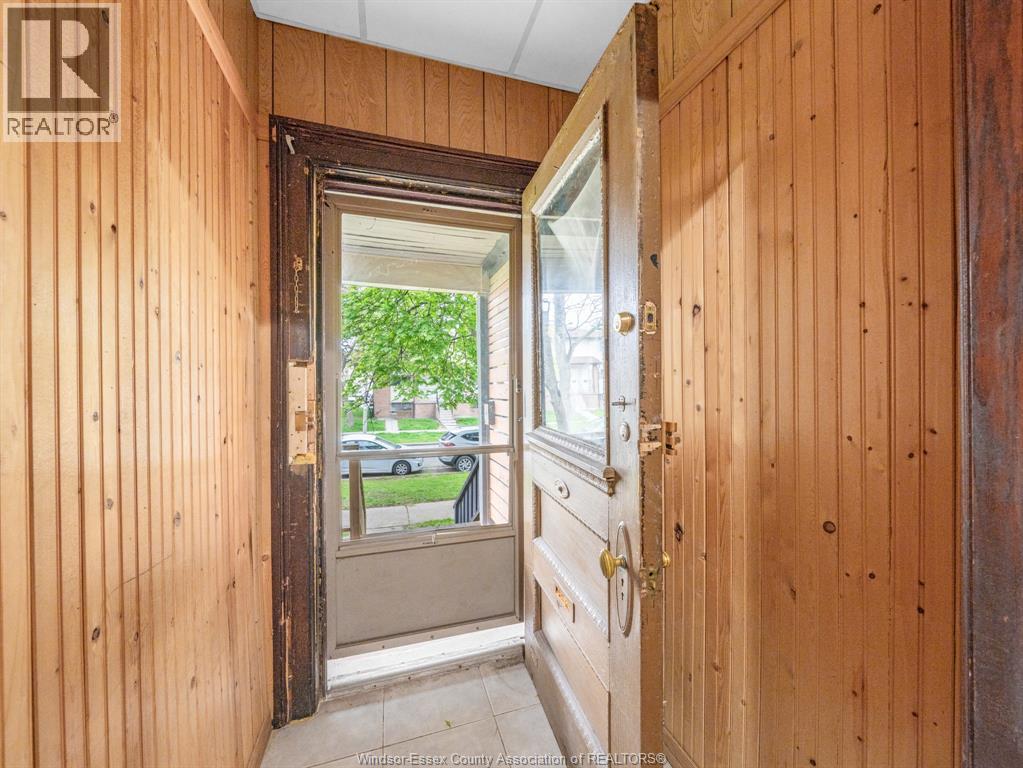 426 Bruce Avenue, Windsor, Ontario  N9A 4W7 - Photo 8 - 26010978