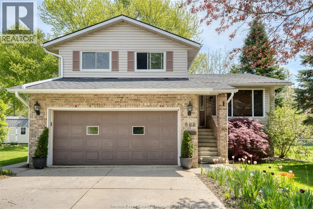 888 BAYVIEW, Kingsville, Ontario