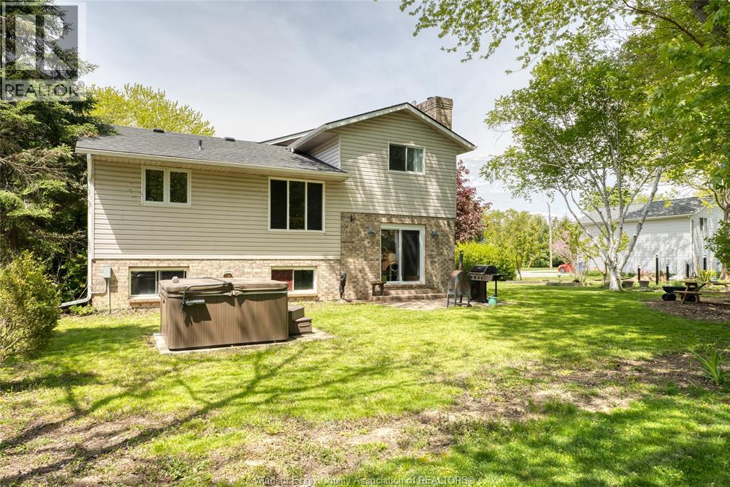888 Bayview, Kingsville, Ontario  N9Y 2M3 - Photo 4 - 26011001