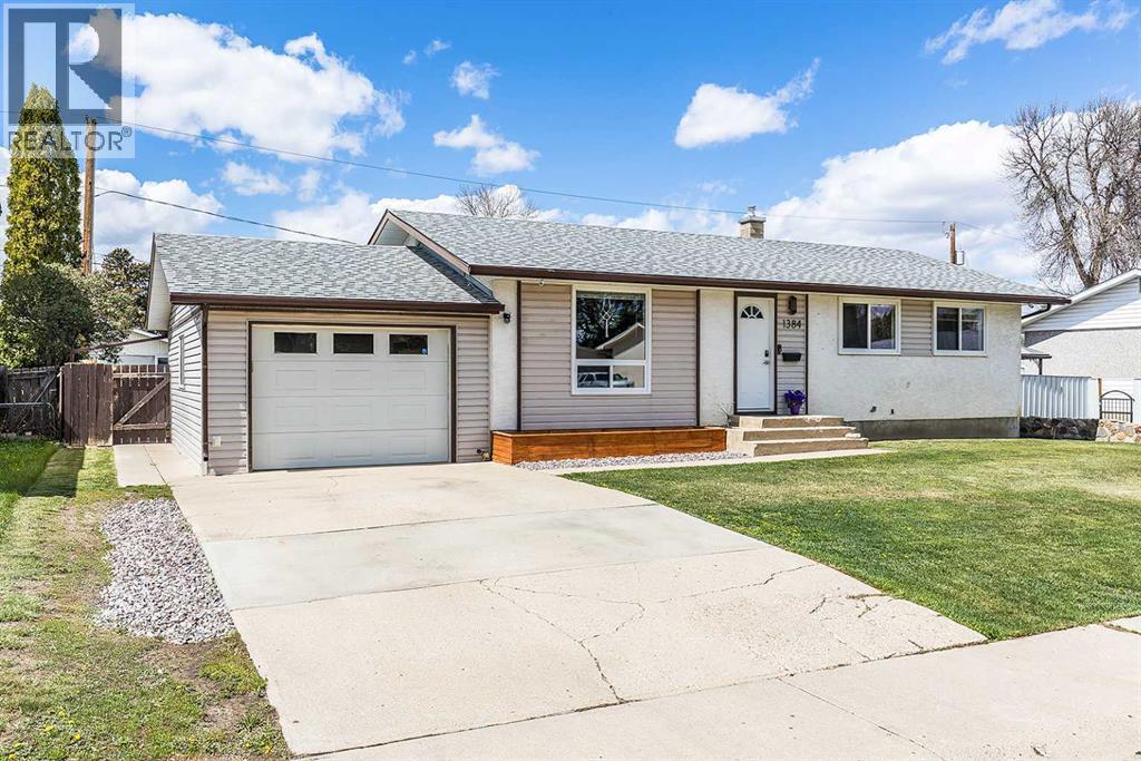1384 10 Avenue Ne, Medicine Hat, Alberta  T1A 6G3 - Photo 2 - A2310283