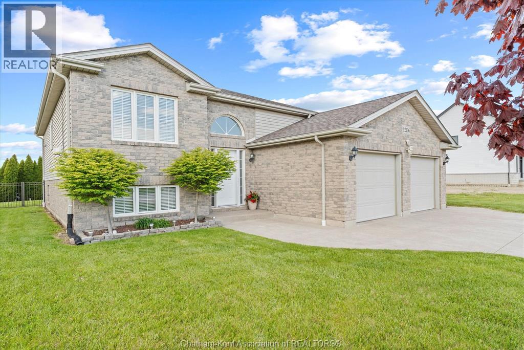 12106 Ducharme Lane, Mcgregor, Ontario  N0R 1J0 - Photo 2 - 26010995