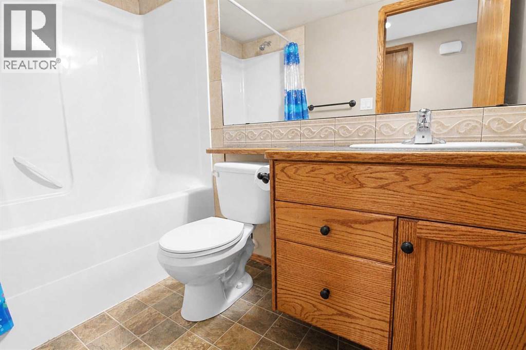 60 Vickers Close, Red Deer, Alberta  T4R 0E6 - Photo 32 - A2307326