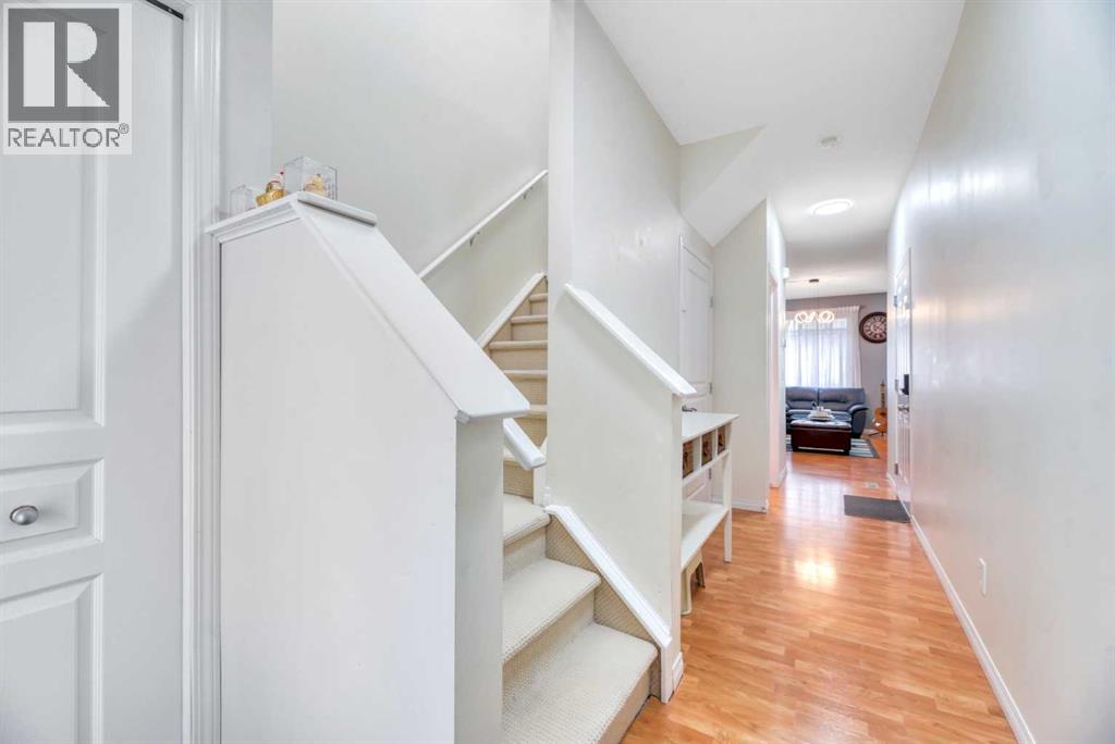 49 Everridge Gardens SW, Calgary, Alberta  t2y 0g8 - Photo 7 - A2305041