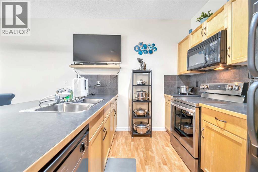 49 Everridge Gardens SW, Calgary, Alberta  t2y 0g8 - Photo 13 - A2305041