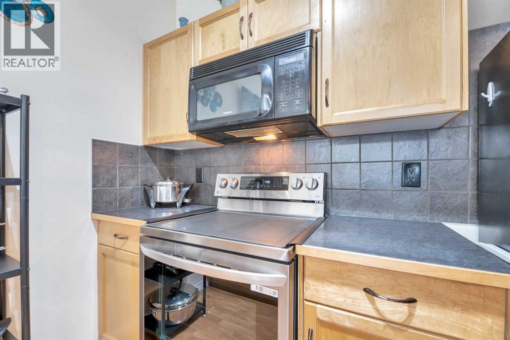 49 Everridge Gardens SW, Calgary, Alberta  t2y 0g8 - Photo 15 - A2305041