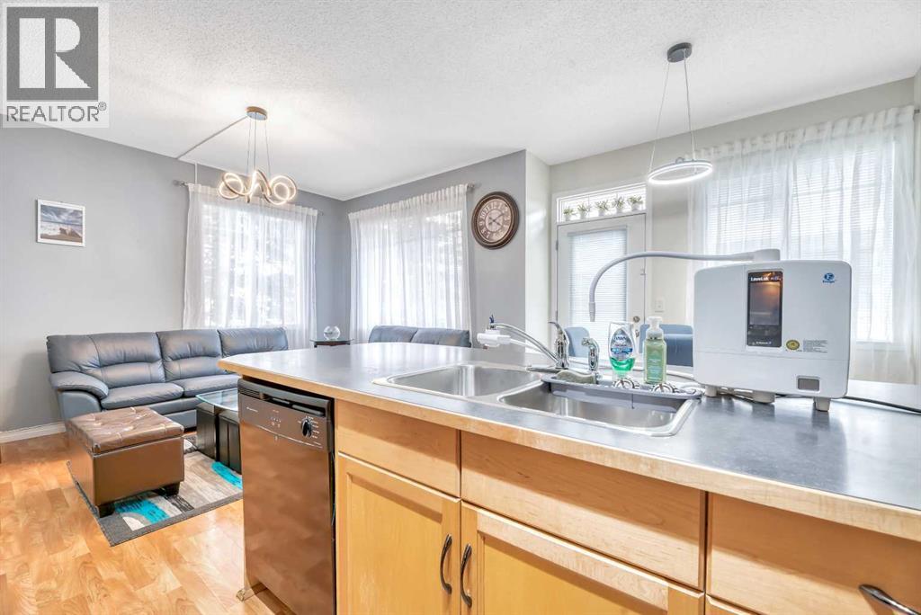 49 Everridge Gardens SW, Calgary, Alberta  t2y 0g8 - Photo 14 - A2305041