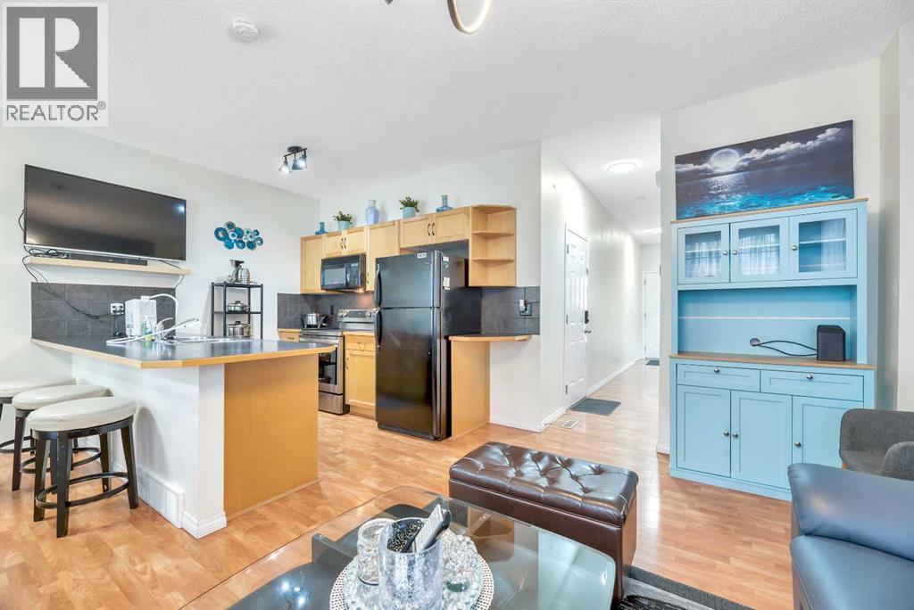 49 Everridge Gardens SW, Calgary, Alberta  t2y 0g8 - Photo 10 - A2305041