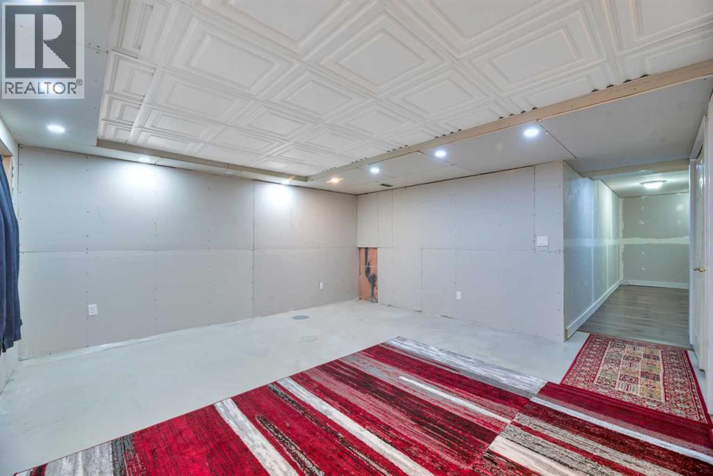 49 Everridge Gardens SW, Calgary, Alberta  t2y 0g8 - Photo 32 - A2305041