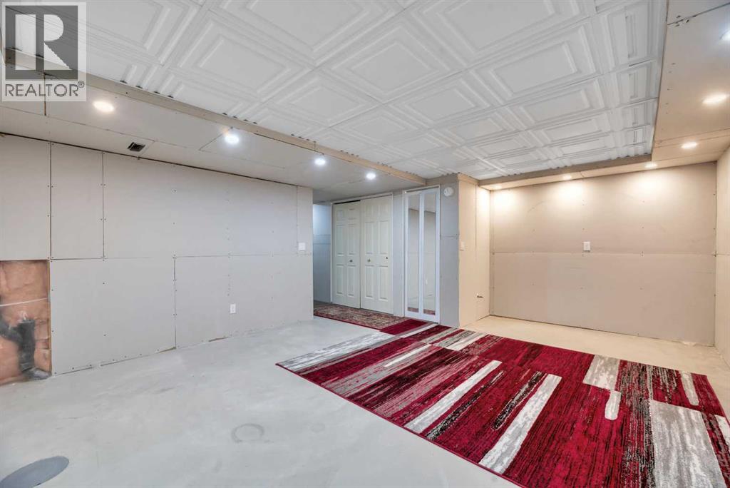 49 Everridge Gardens SW, Calgary, Alberta  t2y 0g8 - Photo 31 - A2305041