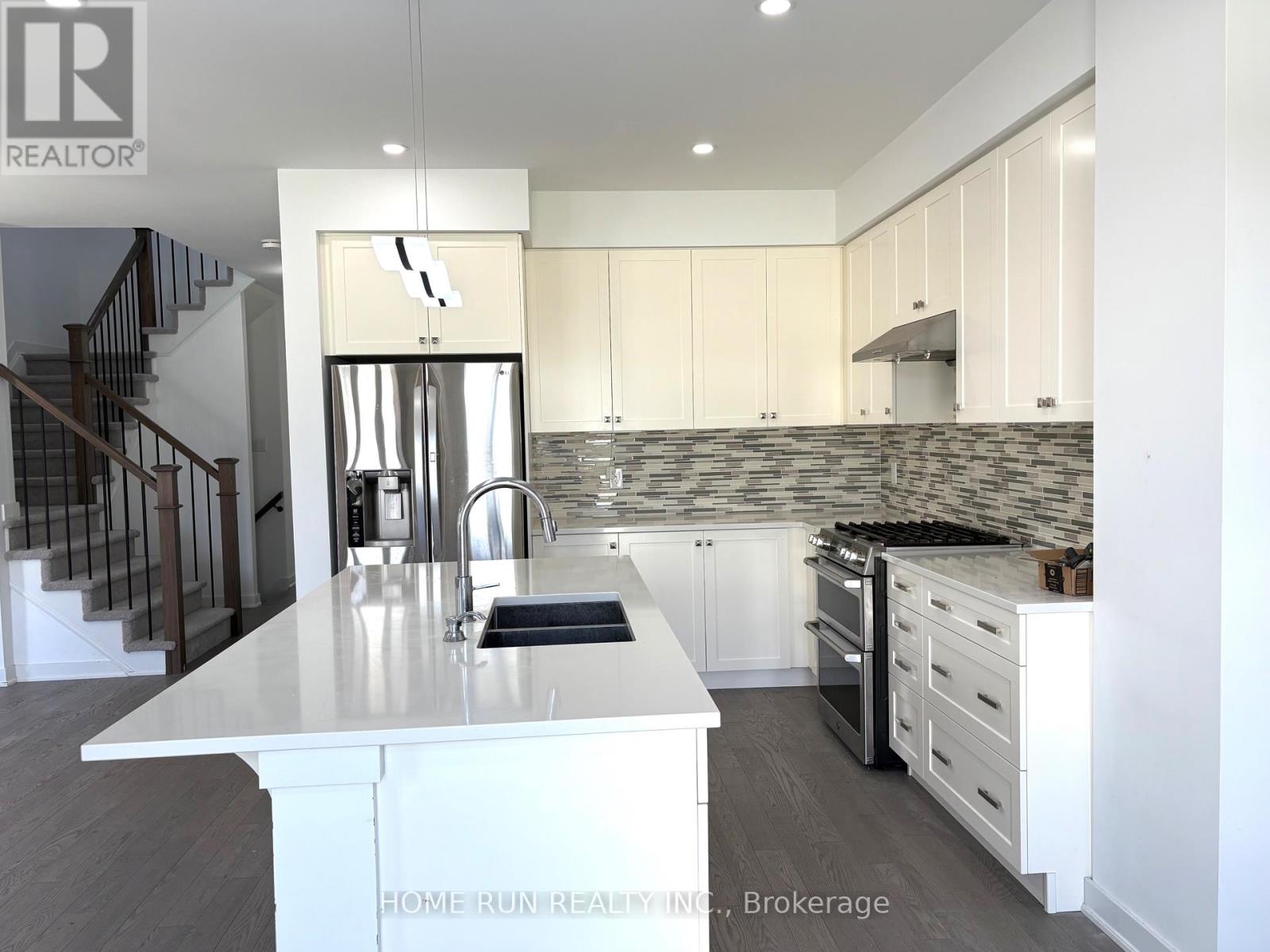 360 Melodie Street, Ottawa, Ontario  K1W 0L8 - Photo 2 - X13122168