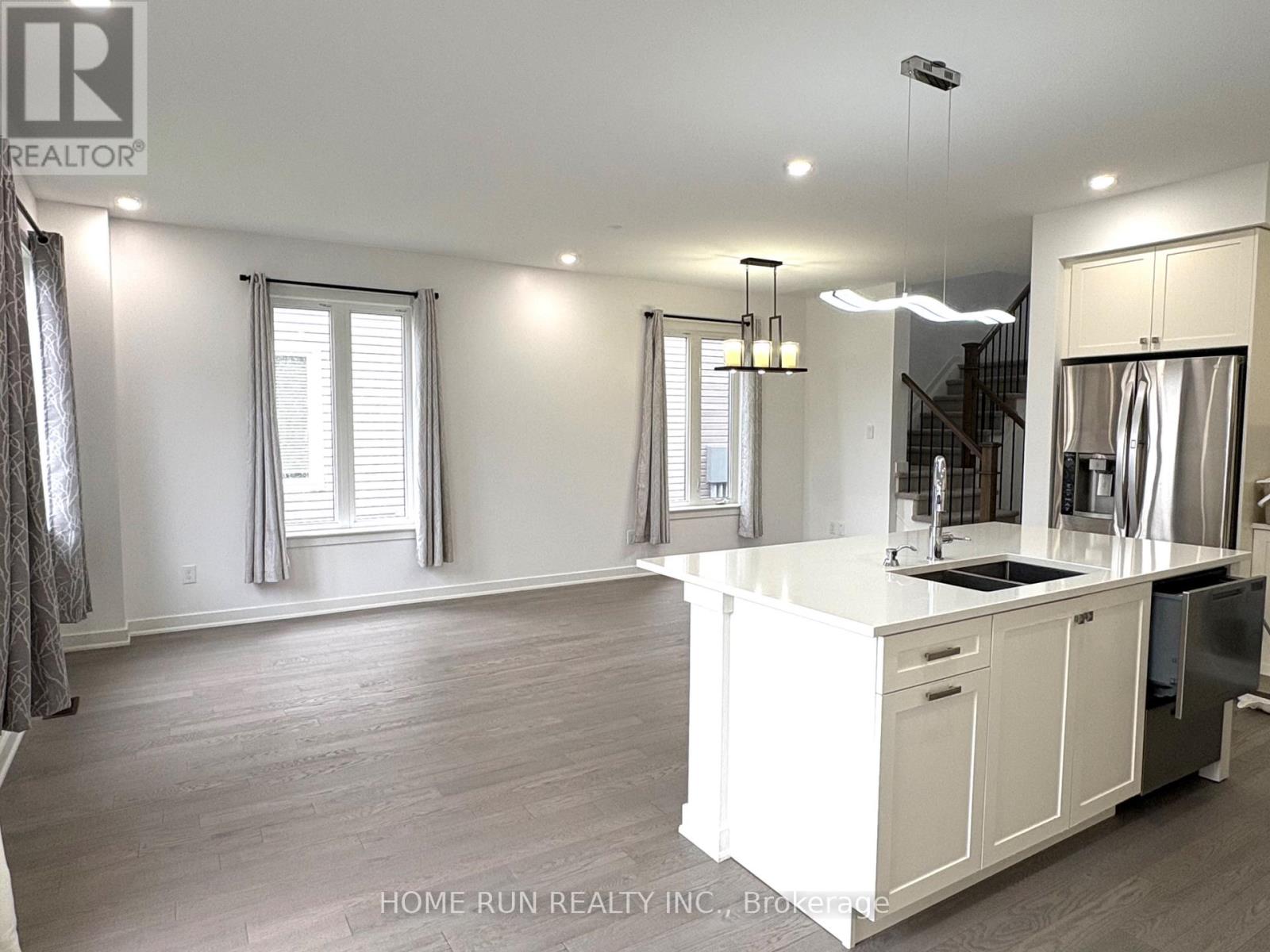 360 Melodie Street, Ottawa, Ontario  K1W 0L8 - Photo 3 - X13122168