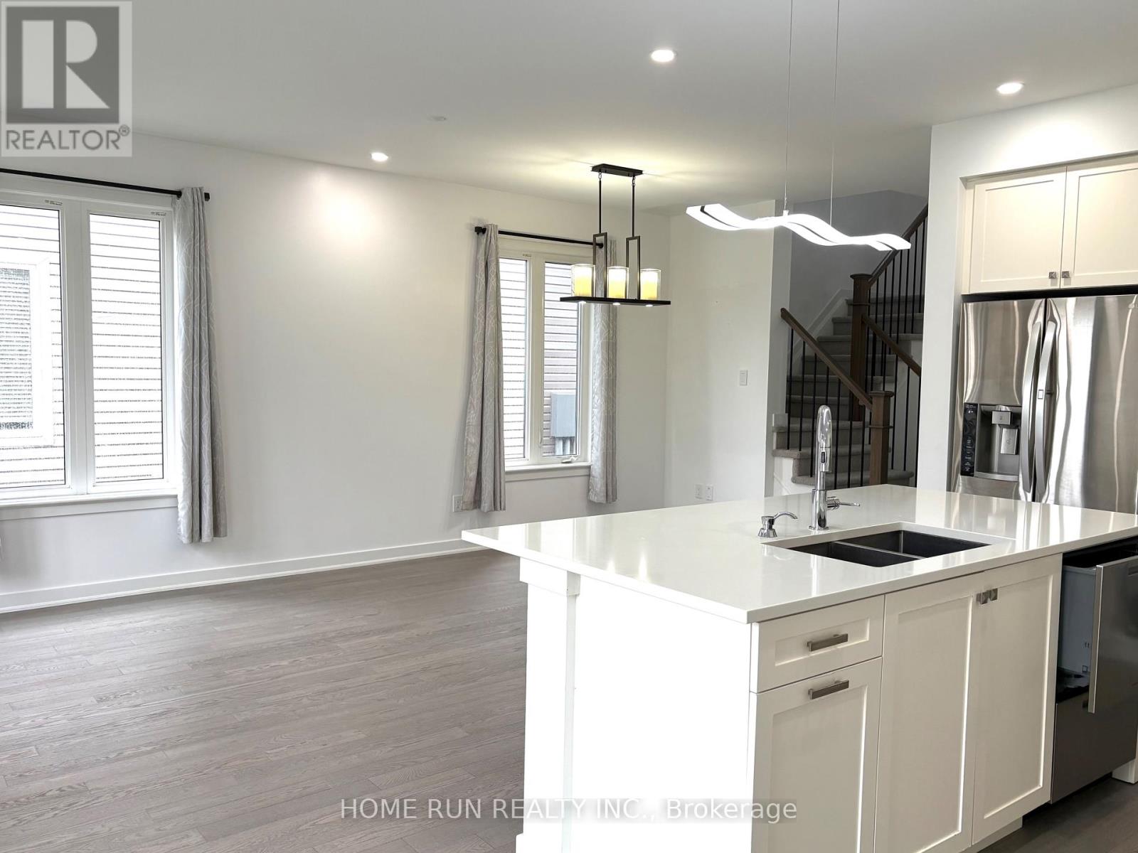 360 Melodie Street, Ottawa, Ontario  K1W 0L8 - Photo 4 - X13122168