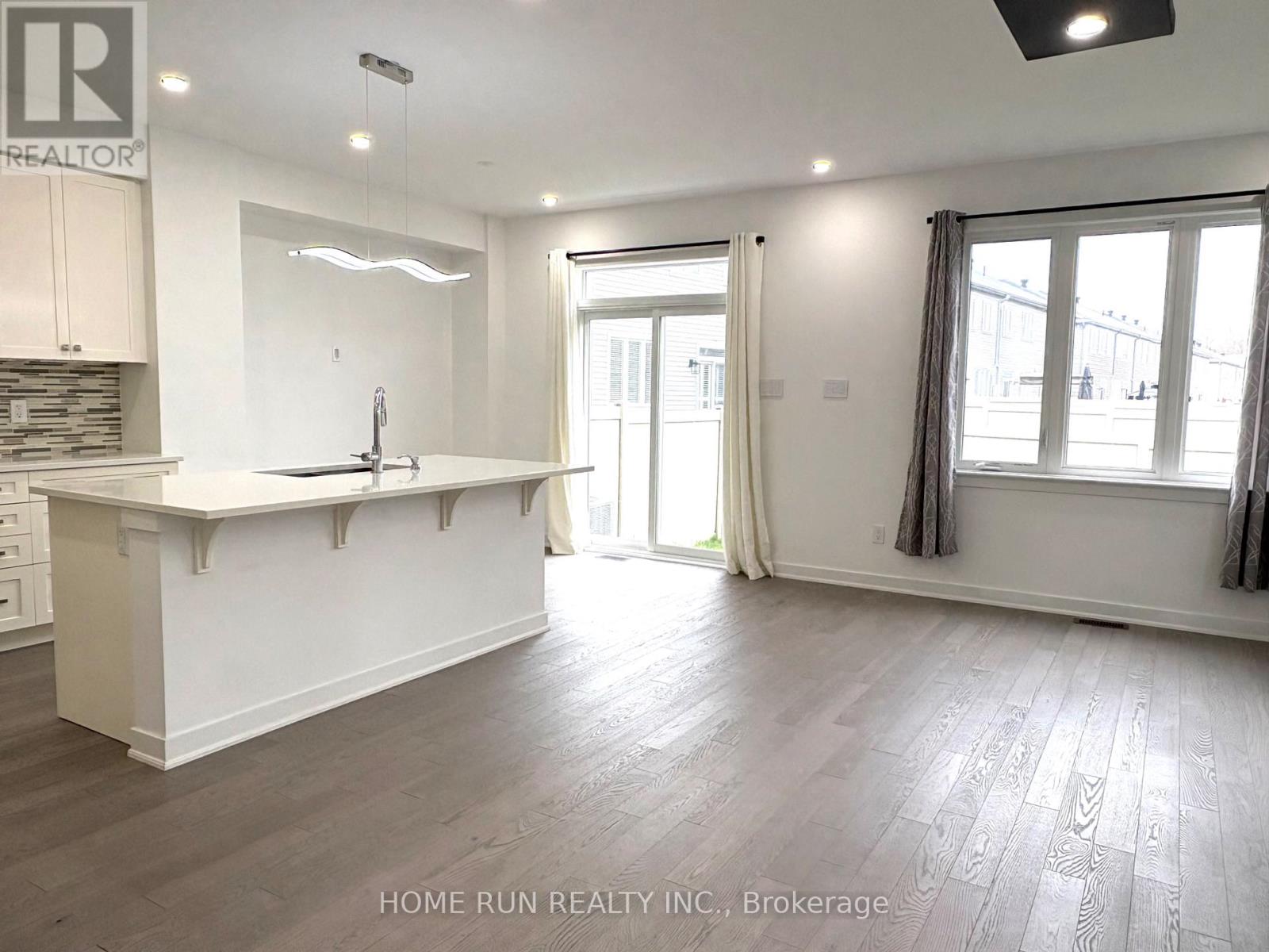 360 Melodie Street, Ottawa, Ontario  K1W 0L8 - Photo 5 - X13122168