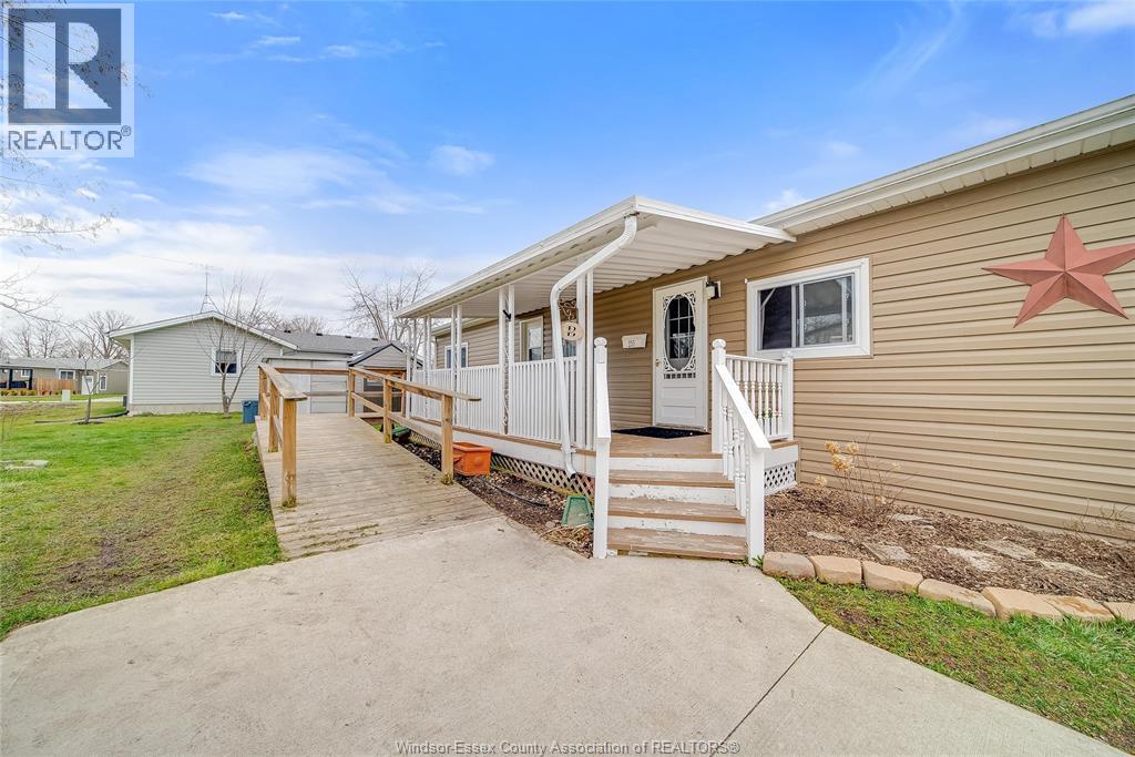 235 David Court, Essex, Ontario  N8M 2B2 - Photo 4 - 26011030