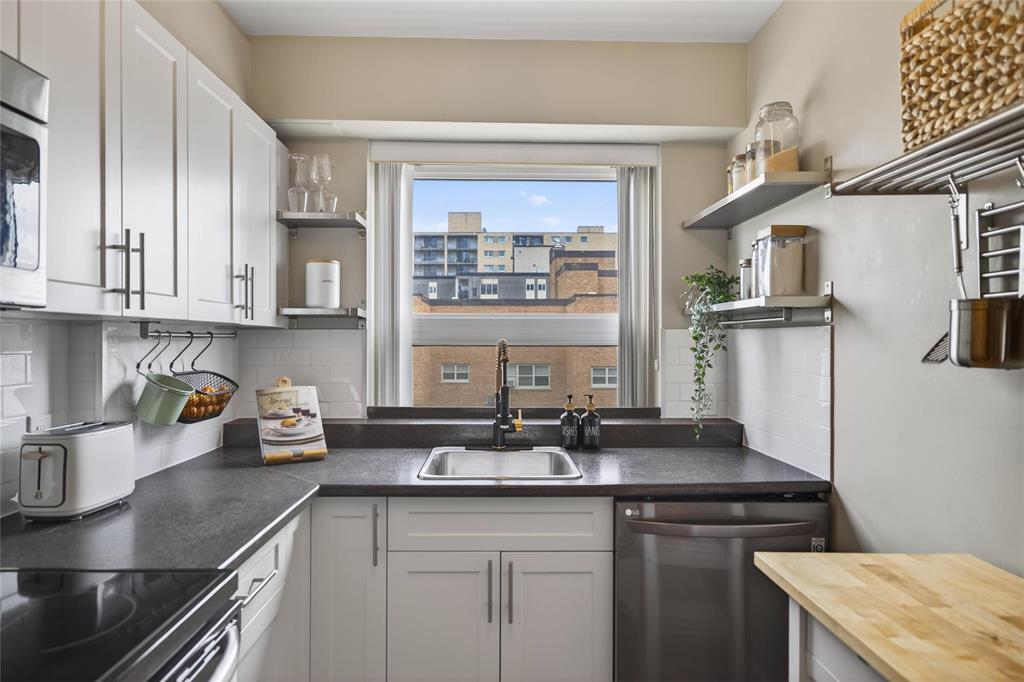 606 71 Roslyn Road, Winnipeg, Manitoba  R3L 0G2 - Photo 7 - 202610395