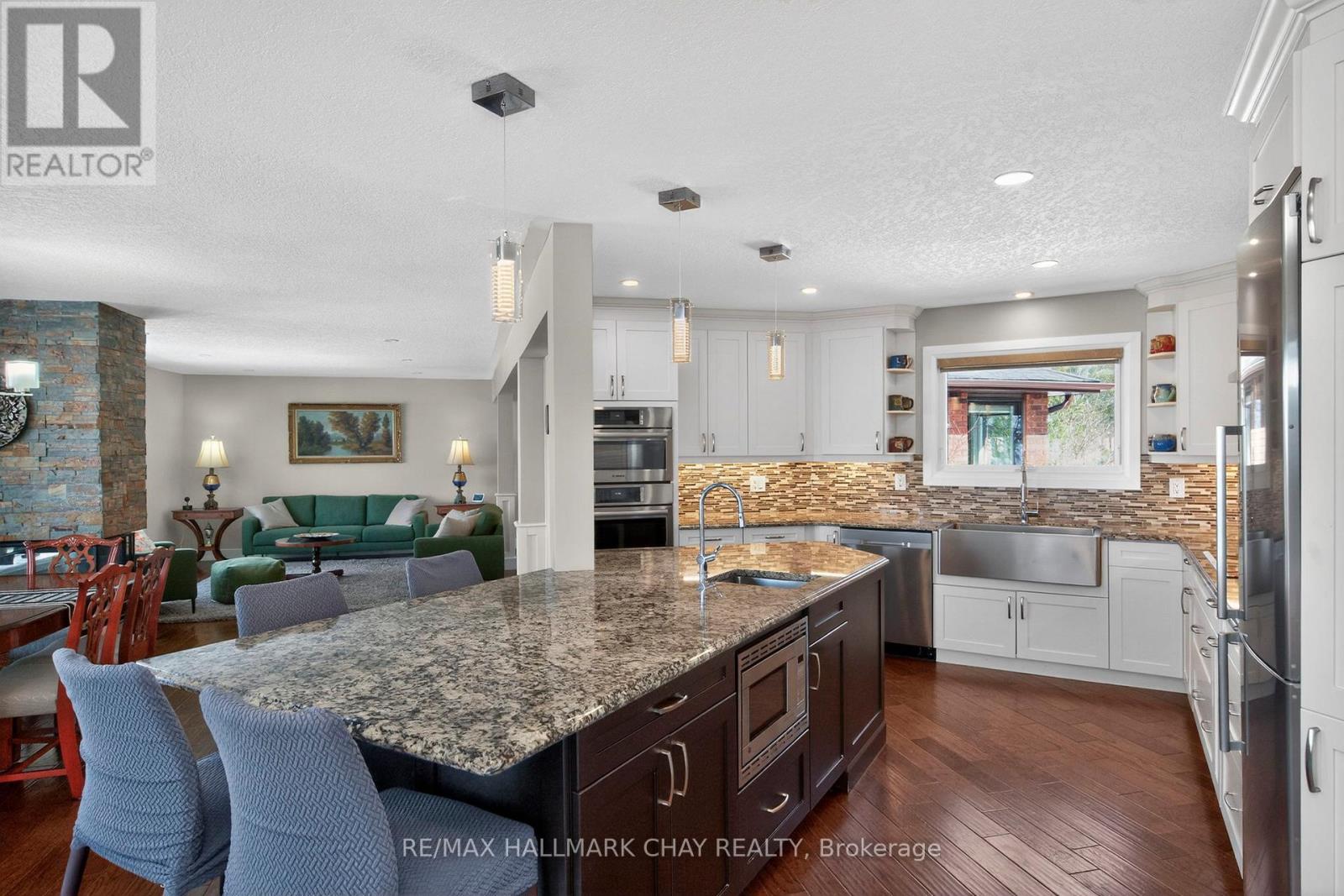 16 Highland Drive, Oro-Medonte, Ontario  L0L 2L0 - Photo 11 - S12870236