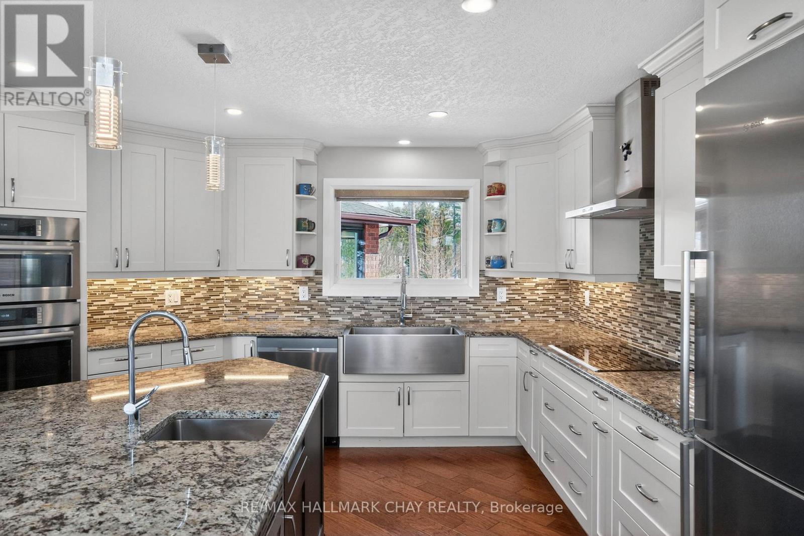 16 Highland Drive, Oro-Medonte, Ontario  L0L 2L0 - Photo 10 - S12870236
