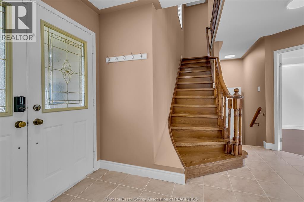 1063 Peach Blossom Crescent, Windsor, Ontario  N9G 2R5 - Photo 5 - 26011034