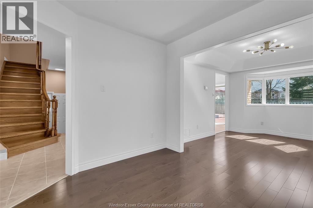 1063 Peach Blossom Crescent, Windsor, Ontario  N9G 2R5 - Photo 6 - 26011034