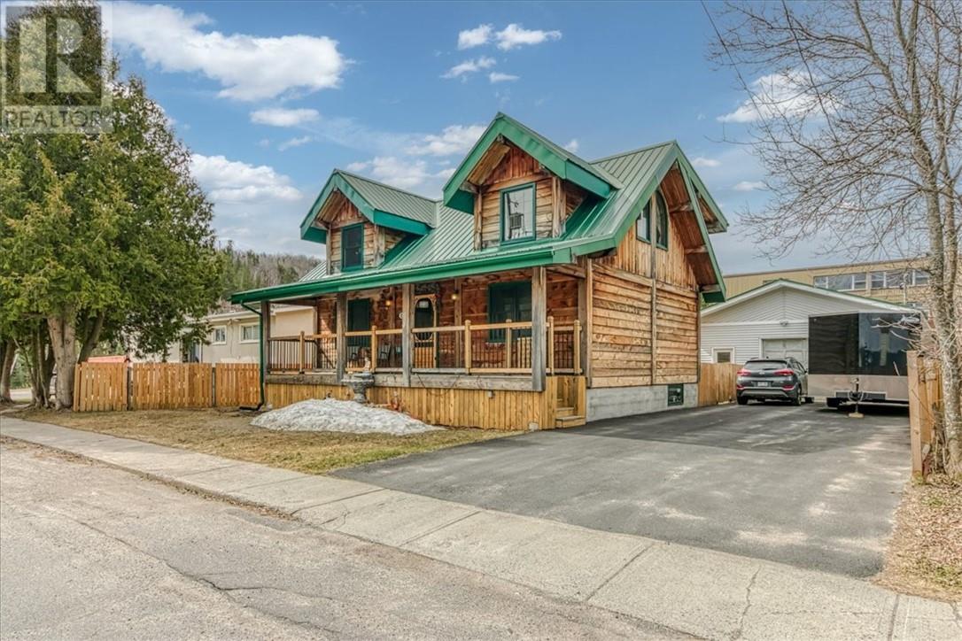 11 Third Avenue S, Levack, Ontario  P0M 2C0 - Photo 2 - 2127641