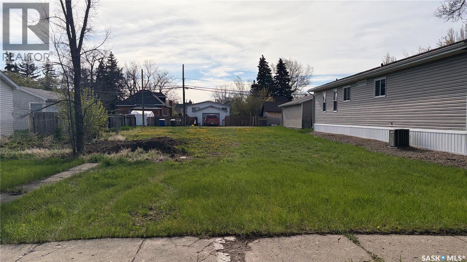 312 Aspen Street, Maple Creek, Saskatchewan  S0N 1N0 - Photo 2 - SK035835