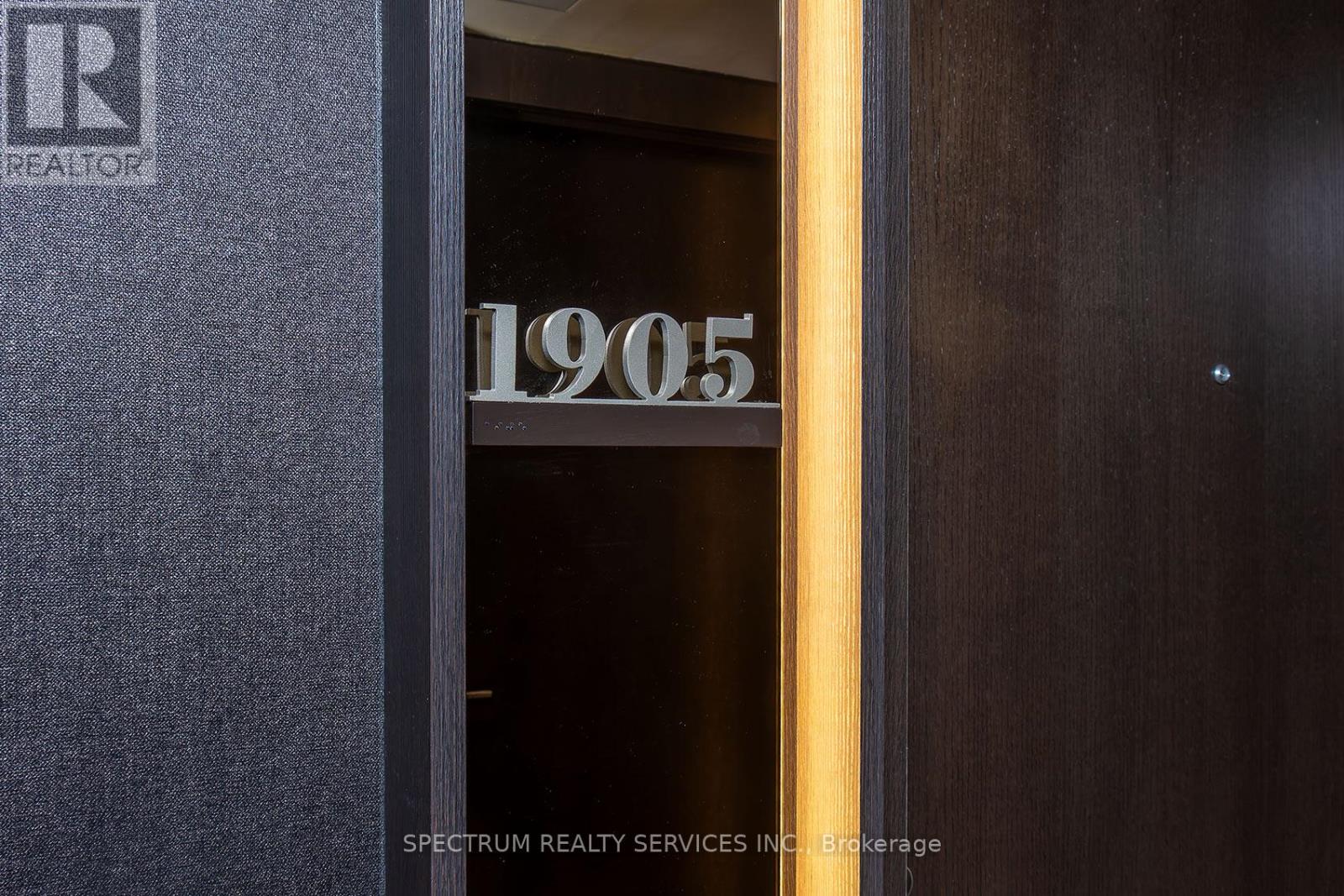 1905 - 11 Yorkville Avenue, Toronto, Ontario  M4W 0B7 - Photo 4 - C13122188