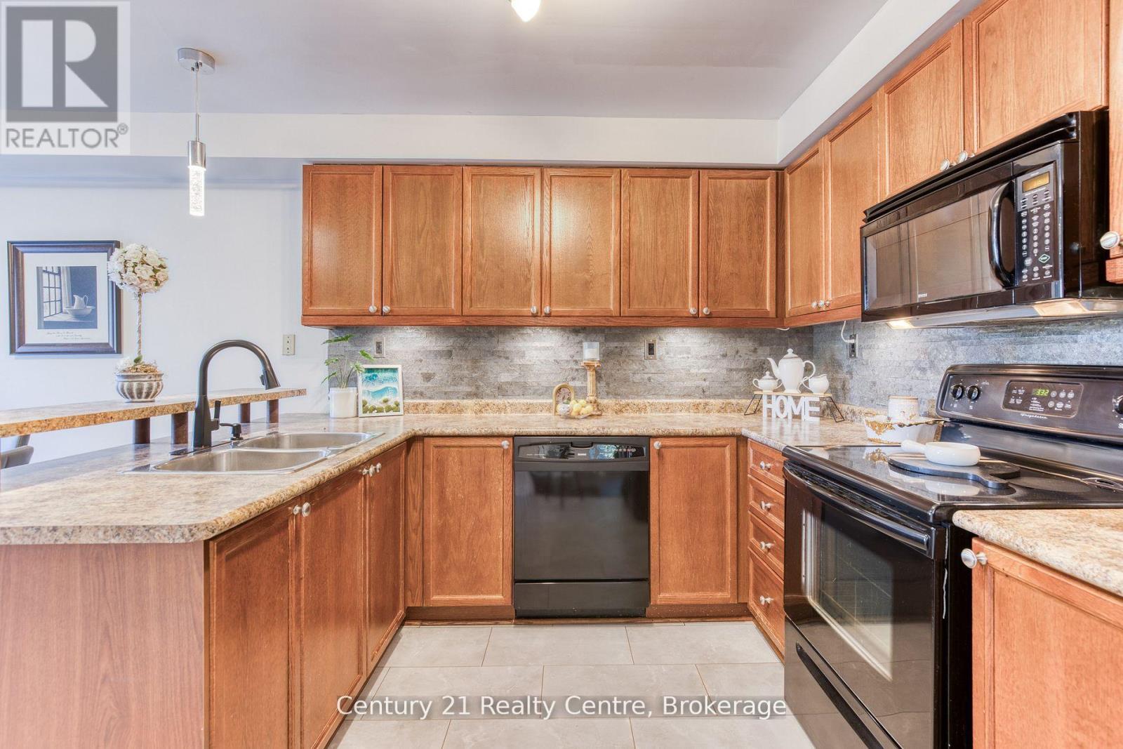 45 Hatch Street E, Whitby, Ontario  L1M 2H9 - Photo 12 - E13122132