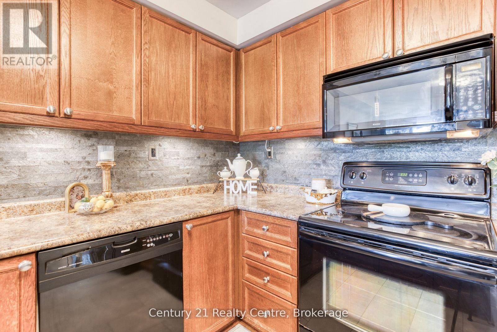 45 Hatch Street E, Whitby, Ontario  L1M 2H9 - Photo 13 - E13122132
