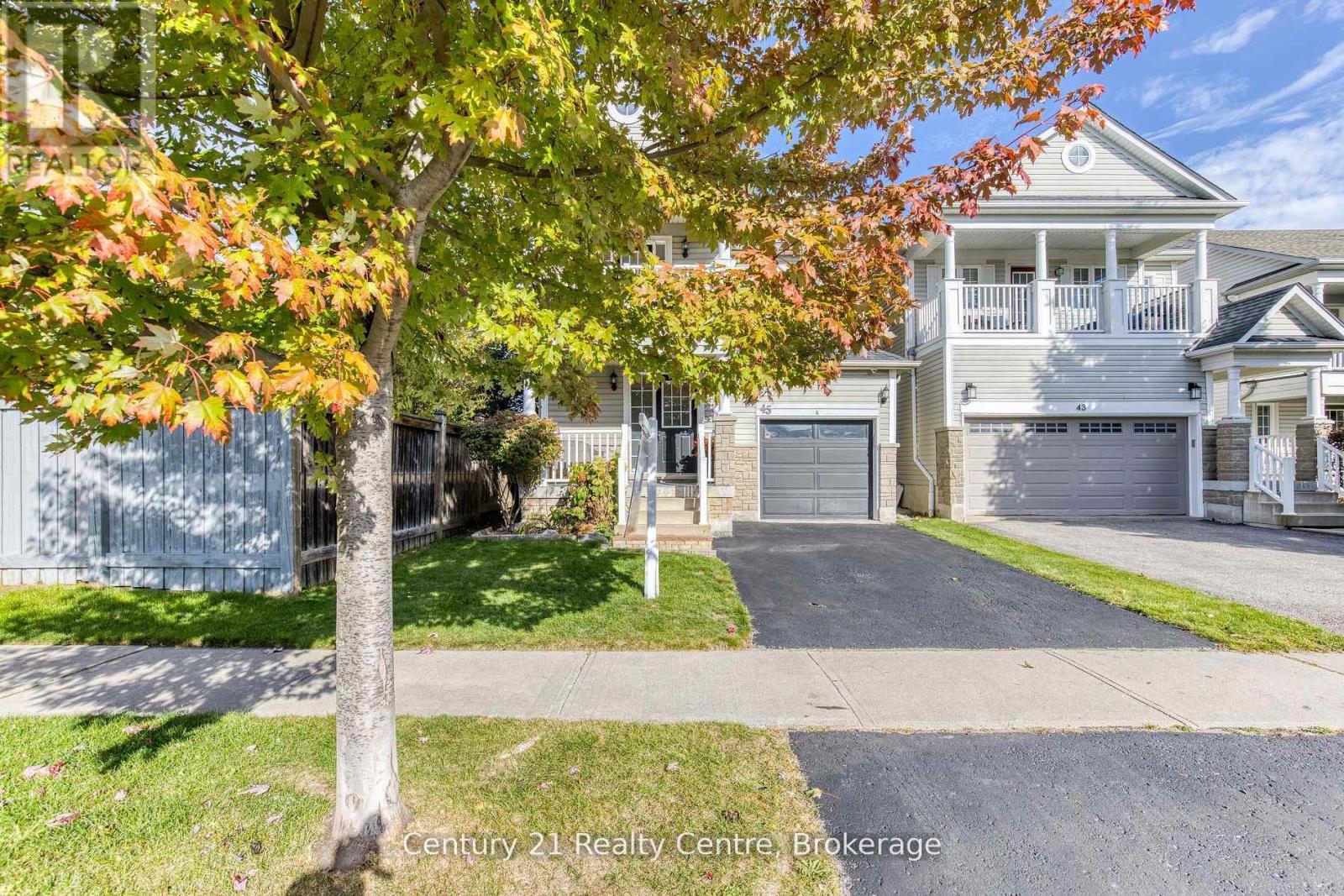 45 Hatch Street E, Whitby, Ontario  L1M 2H9 - Photo 3 - E13122132
