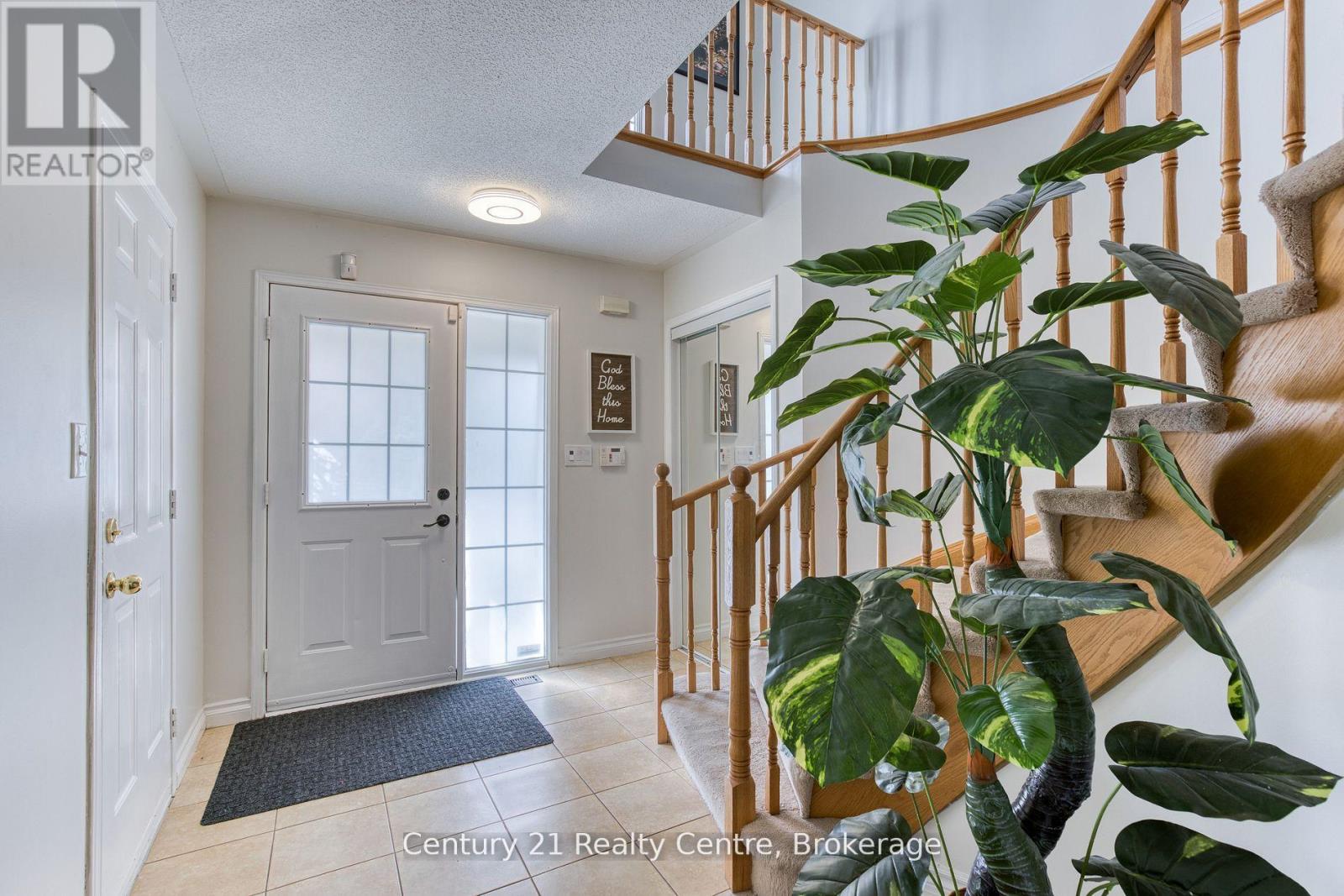45 Hatch Street E, Whitby, Ontario  L1M 2H9 - Photo 5 - E13122132