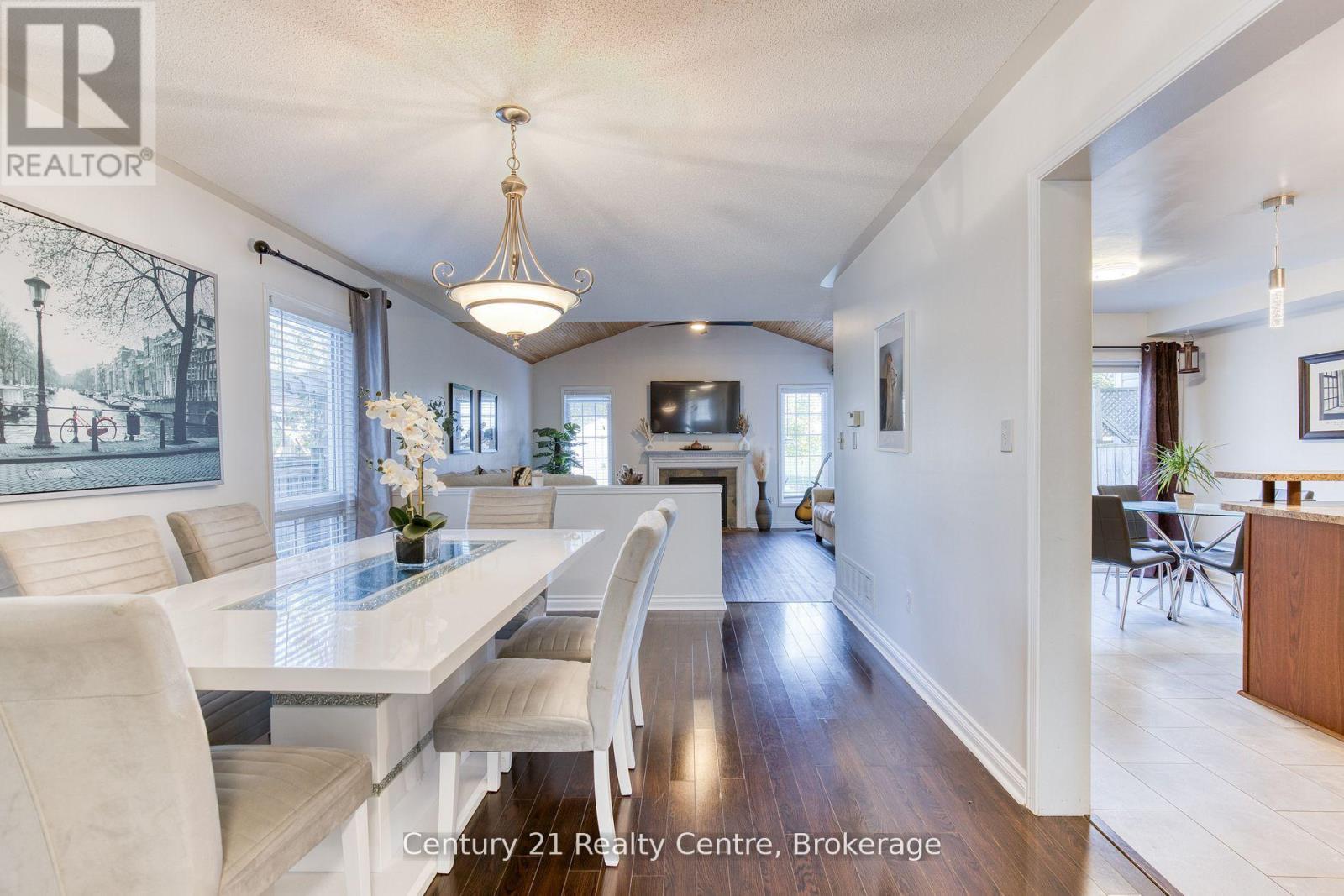 45 Hatch Street E, Whitby, Ontario  L1M 2H9 - Photo 8 - E13122132