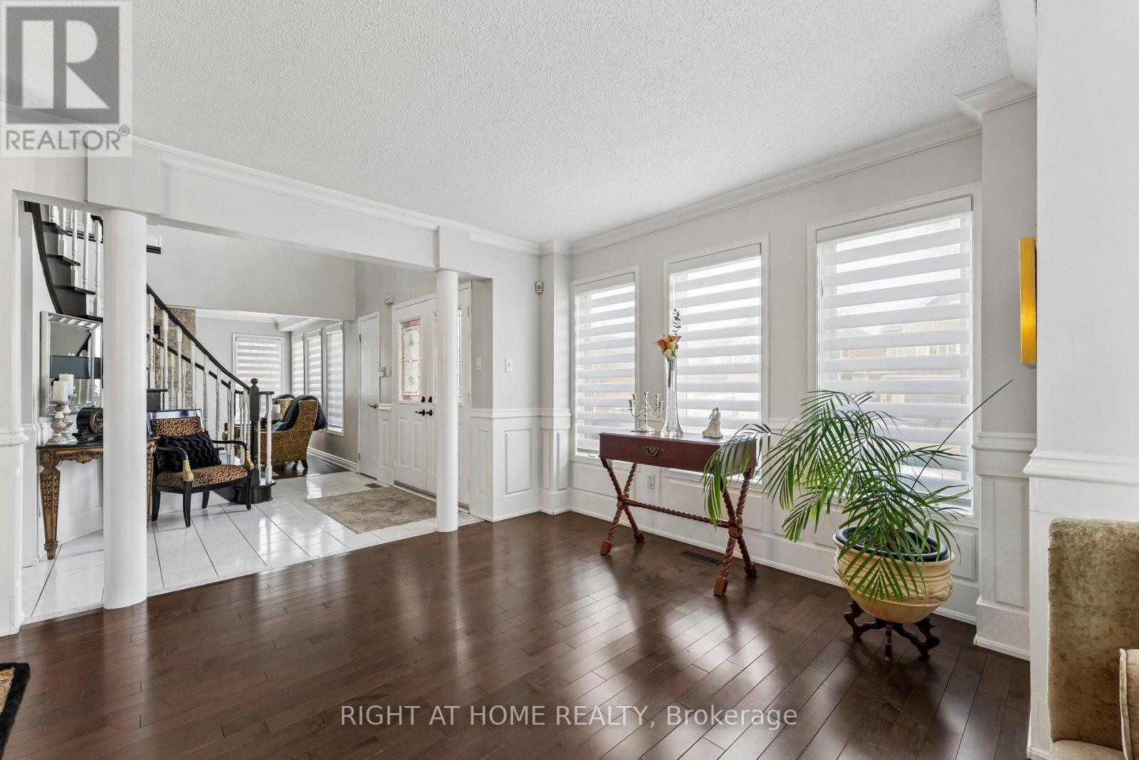 39 Banner Road, Brampton, Ontario  L6X 4K8 - Photo 5 - W13122180
