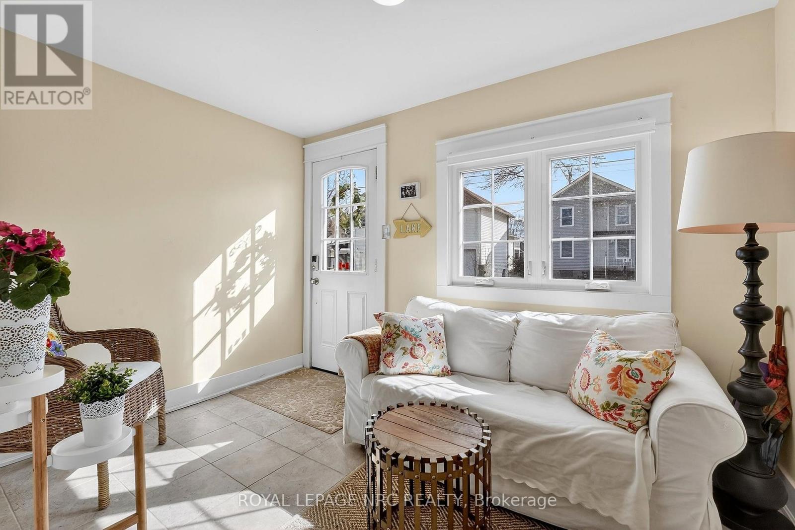 75 Cambridge Road E, Fort Erie, Ontario  L0S 1B0 - Photo 6 - X12932468