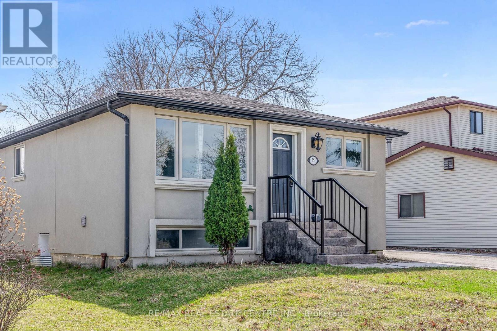 35 Folkestone Avenue, Hamilton, Ontario  L8V 4M9 - Photo 1 - X13122106