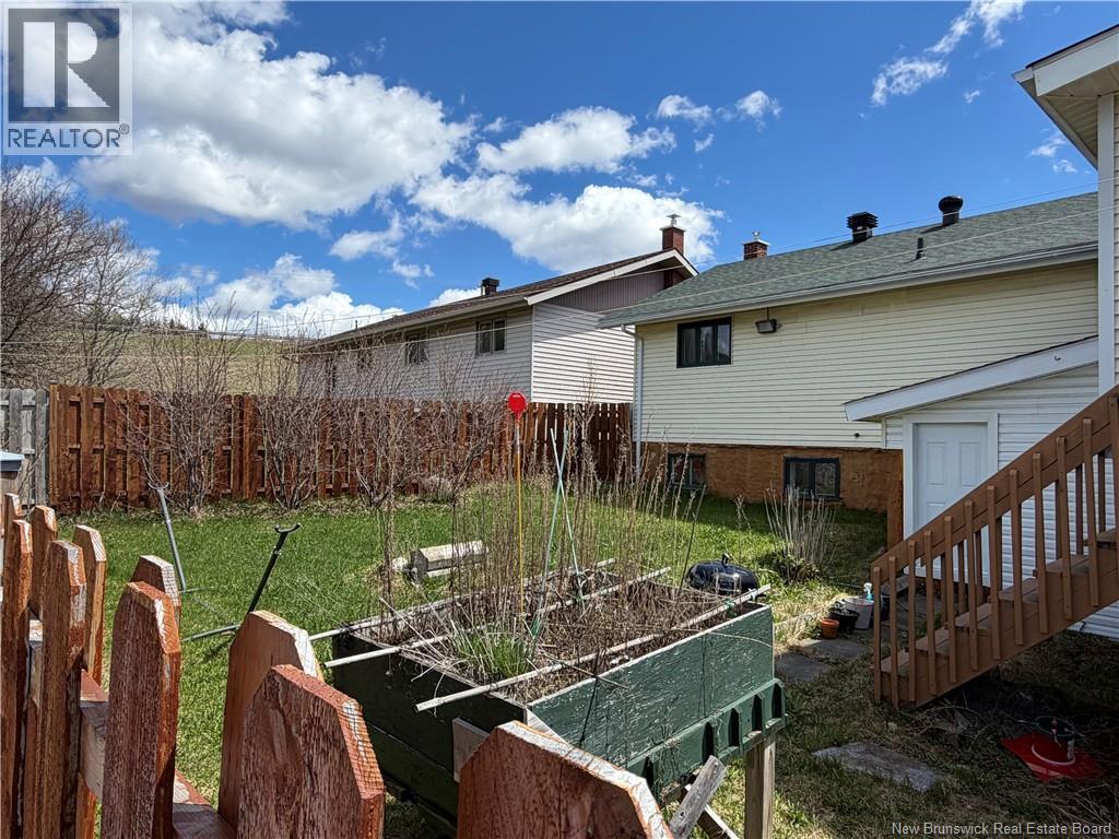 120 44 Avenue, Edmundston, New Brunswick  E3V 3A3 - Photo 5 - NB139350