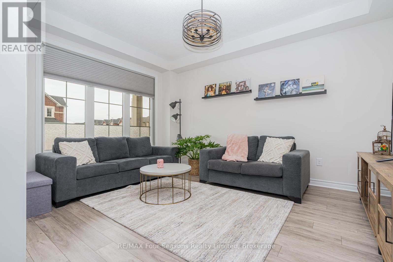 40 Kirby Avenue, Collingwood, Ontario L9Y 3W8 - Photo 4 - S13122402